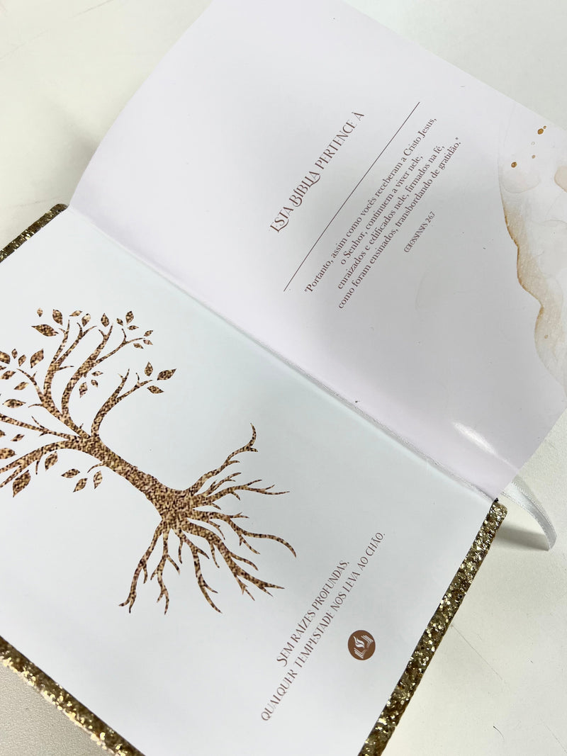 Kit Bíblia Árvore da Vida Glitter Branco com Dourado + Placa + Índice